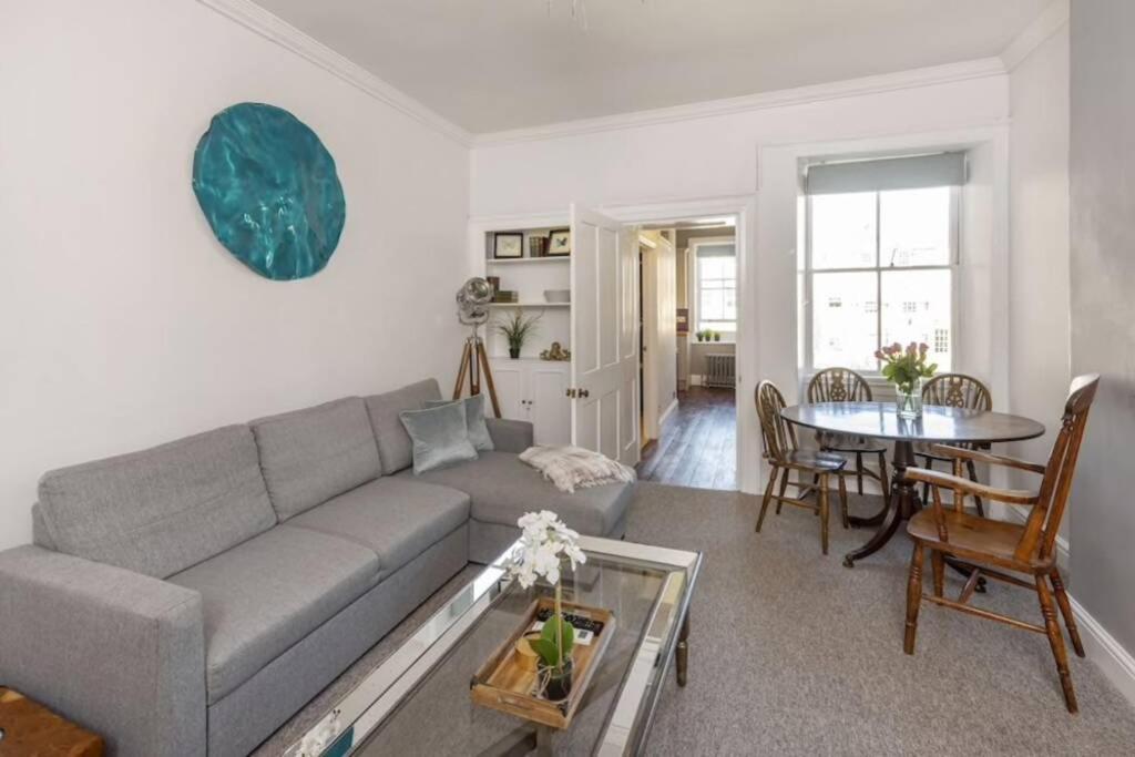 Georgian Apartment Located In The Center Of Bath. Экстерьер фото