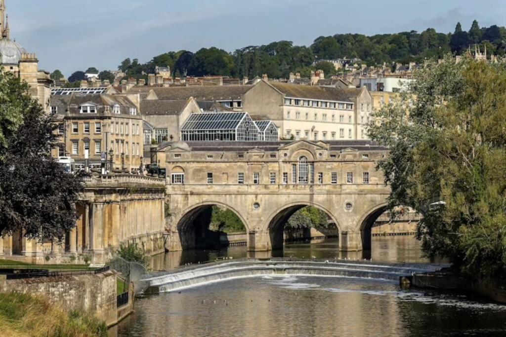 Georgian Apartment Located In The Center Of Bath. Экстерьер фото